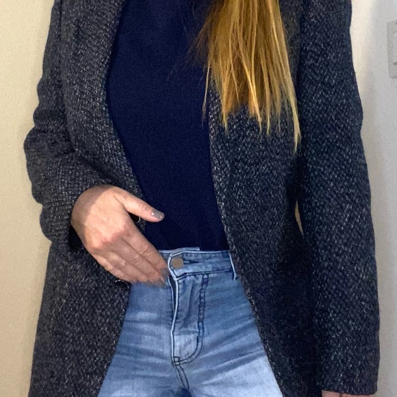 SMALL/MED. Stolen from the men’s closet.  Italian Wool/Alpaca vintage blazer. A+ - Picture 6 of 12